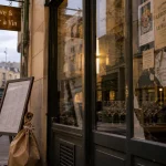Cave & bar à vin des Argonautes à Marseille, devanture et vitrine