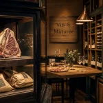 Les pti'producteurs-cave à vin boucherie et épicerie fine à Tassin : vitrine boucherie et cave à vin