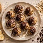 Recette avec beurre de cacahuète sans cuisson : bouchées banane-avoine au chocolat noir